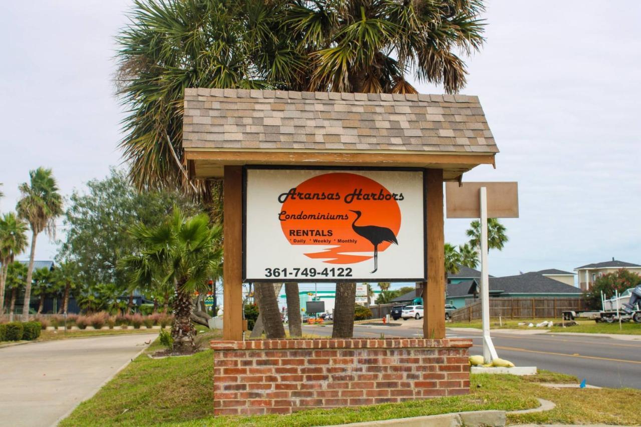 Ah-J137 Newly Remodeled First Floor Condo, Shared Pool & Hot Tub Port Aransas Exterior photo